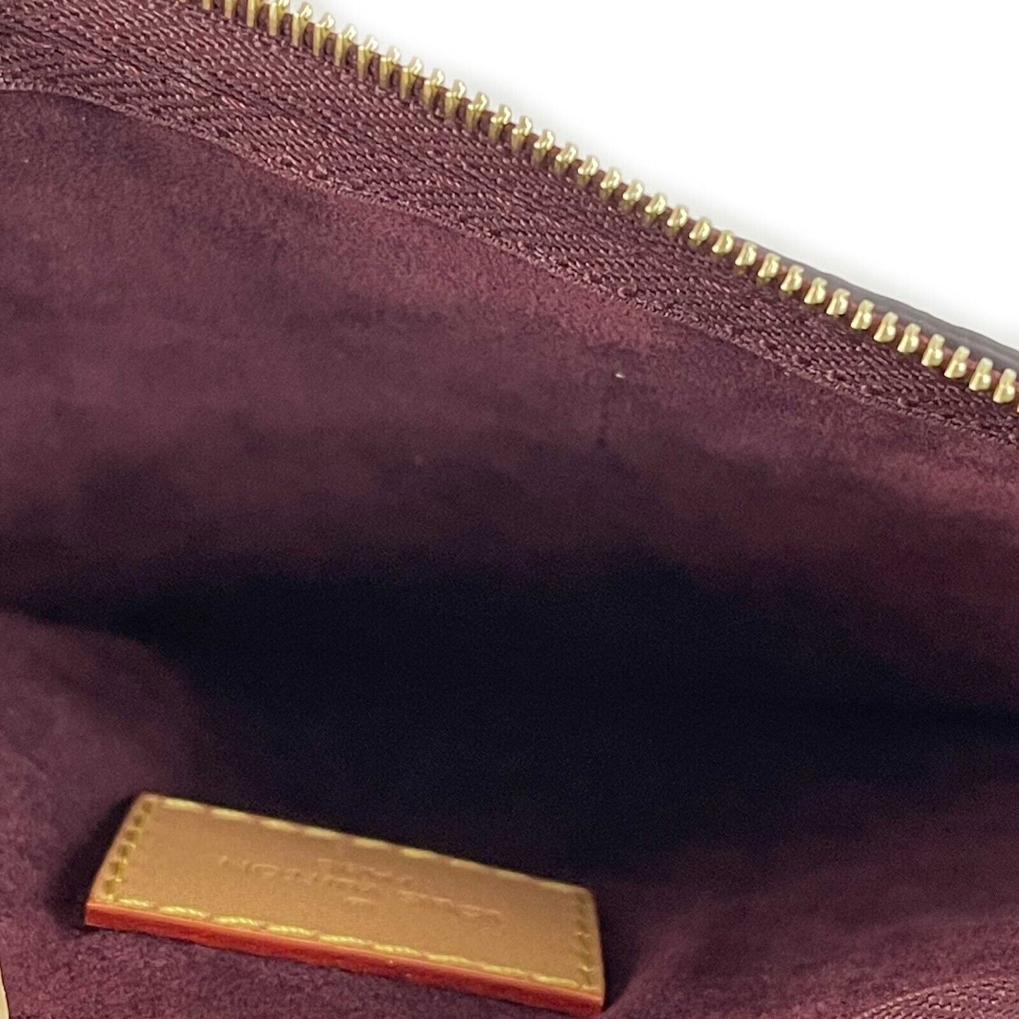 Louis Vuitton - LV Carry All MM Pochette in Monogram Canvas - Brown Wristlet