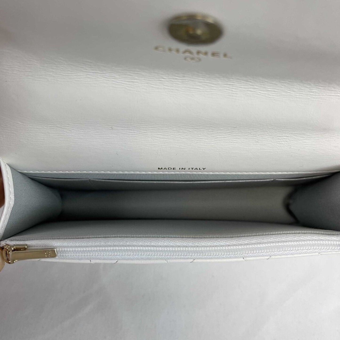 CHANEL - Phone Holder Quilted White Lambskin CC ‘CHANEL’ Top Handle / Crossbody