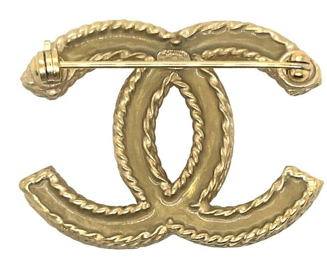 CHANEL -16V Clear and Grey Strass CC Logo - Clear / Grey / Gold Brooch w/ Box