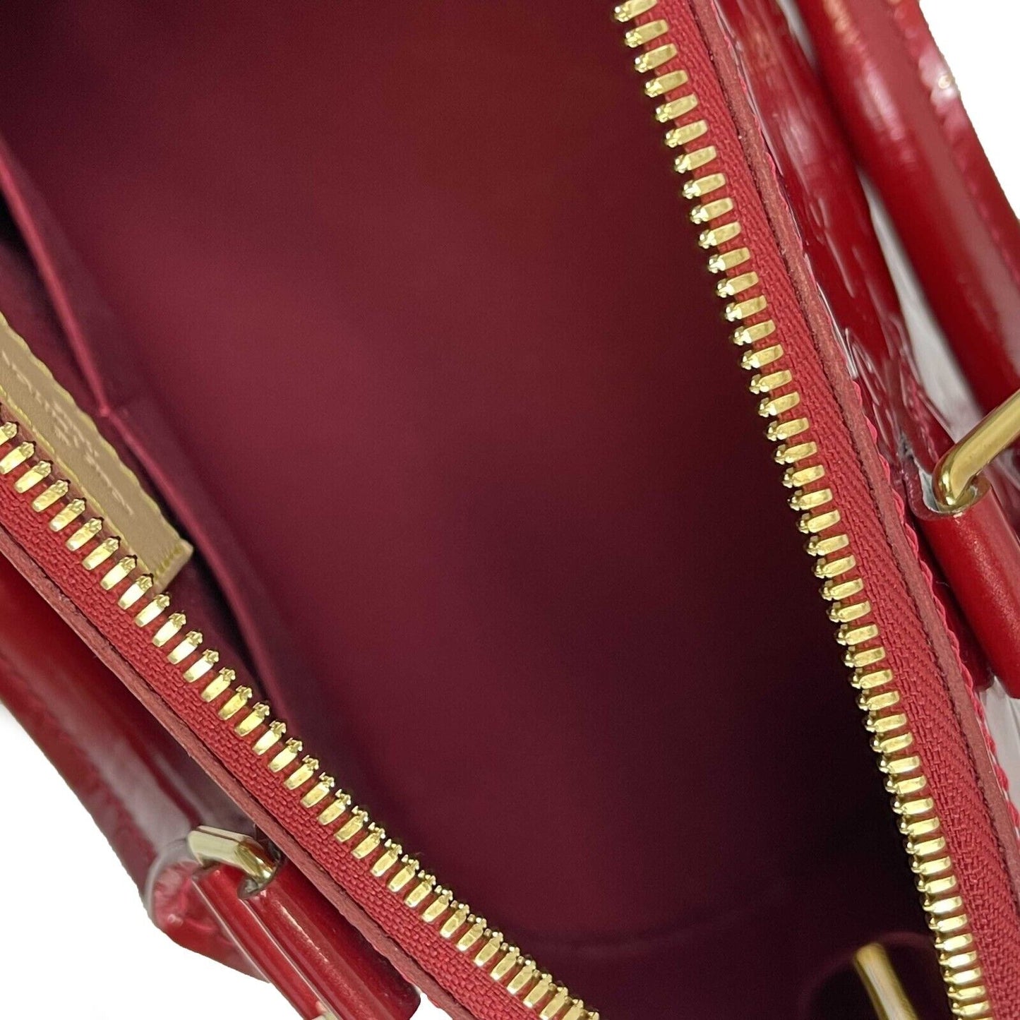 Louis Vuitton - Excellent - Alma PM in Red Patent Leather - Top Handle Handbag