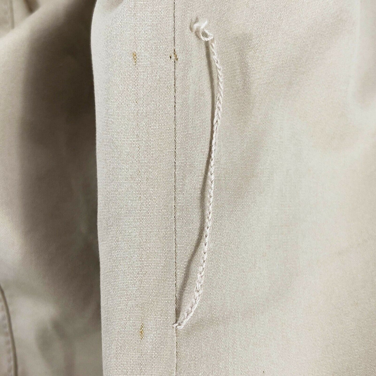 CHANEL - 10P Trench Coat Spring 2010 - Beige Silk Blend - 4 Pockets - 40 US 8