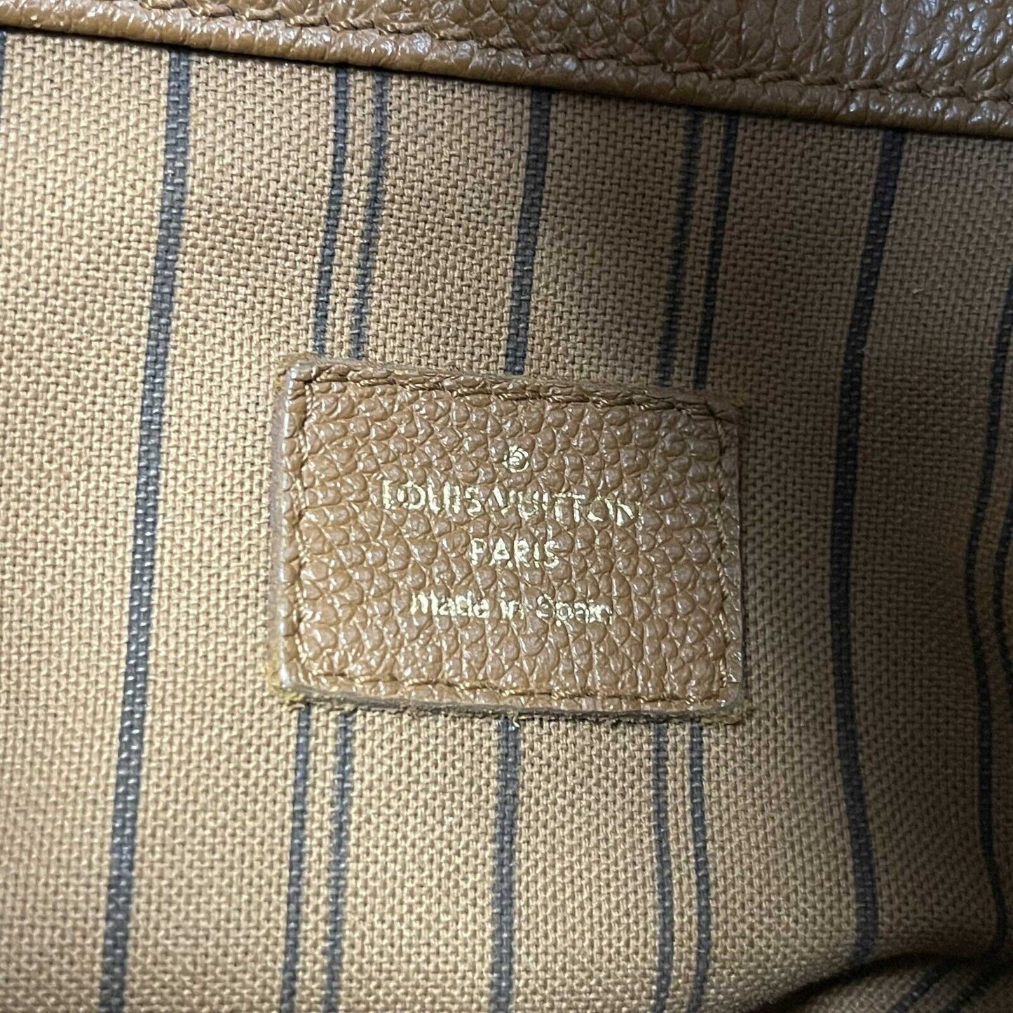 Louis Vuitton - Empriente Monogram Embossed Leather Artsy MM - Camel Tan