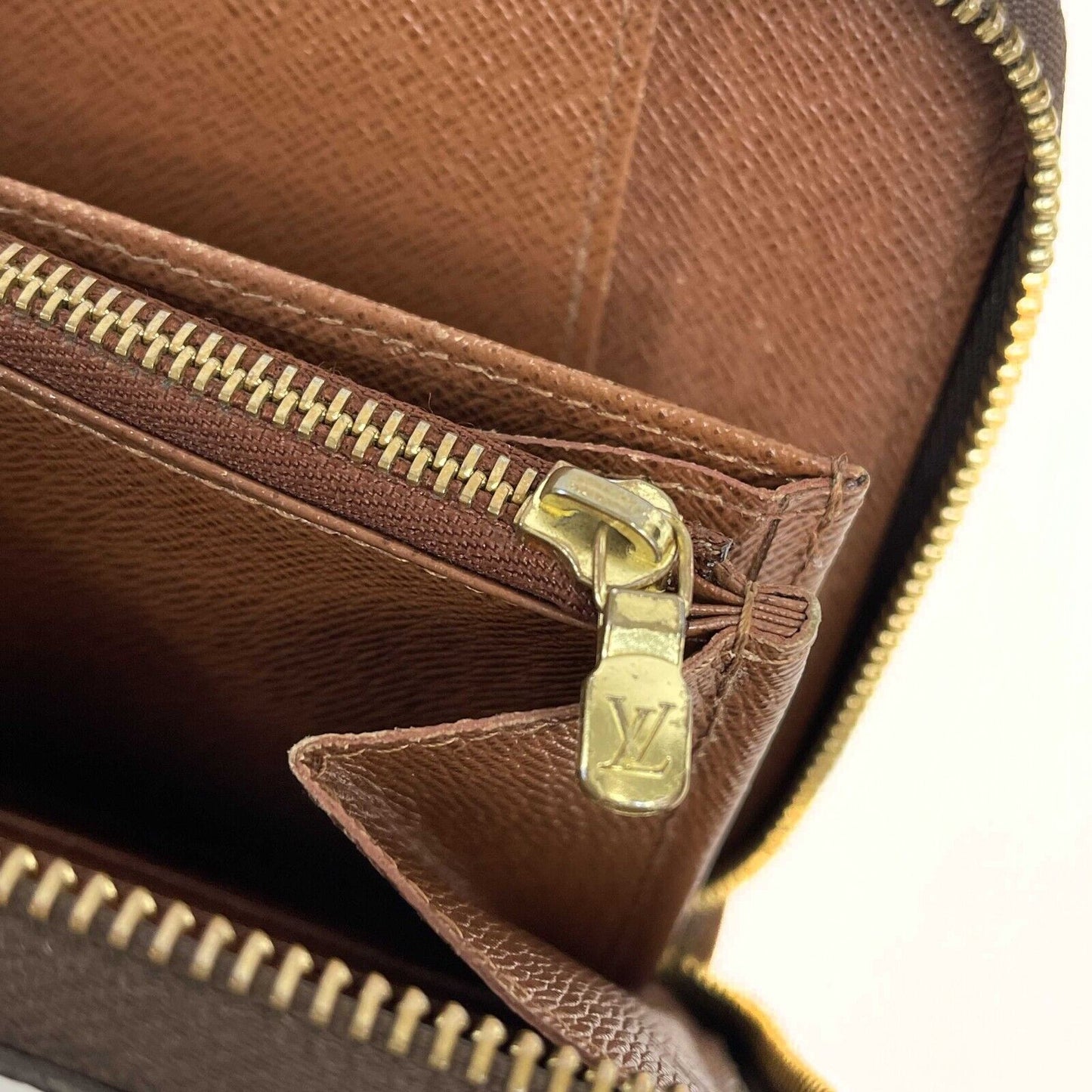 Louis Vuitton - Zippy Organizer Brown Monogram Card Wallet
