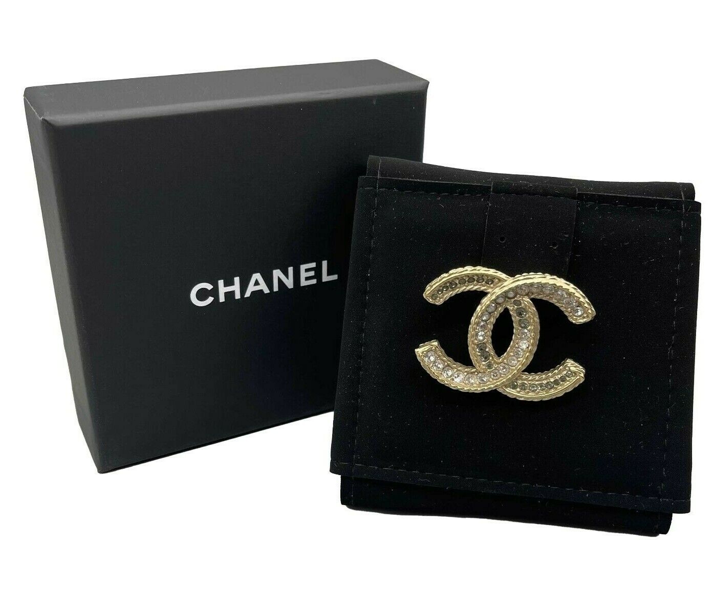 CHANEL -16V Clear and Grey Strass CC Logo - Clear / Grey / Gold Brooch w/ Box