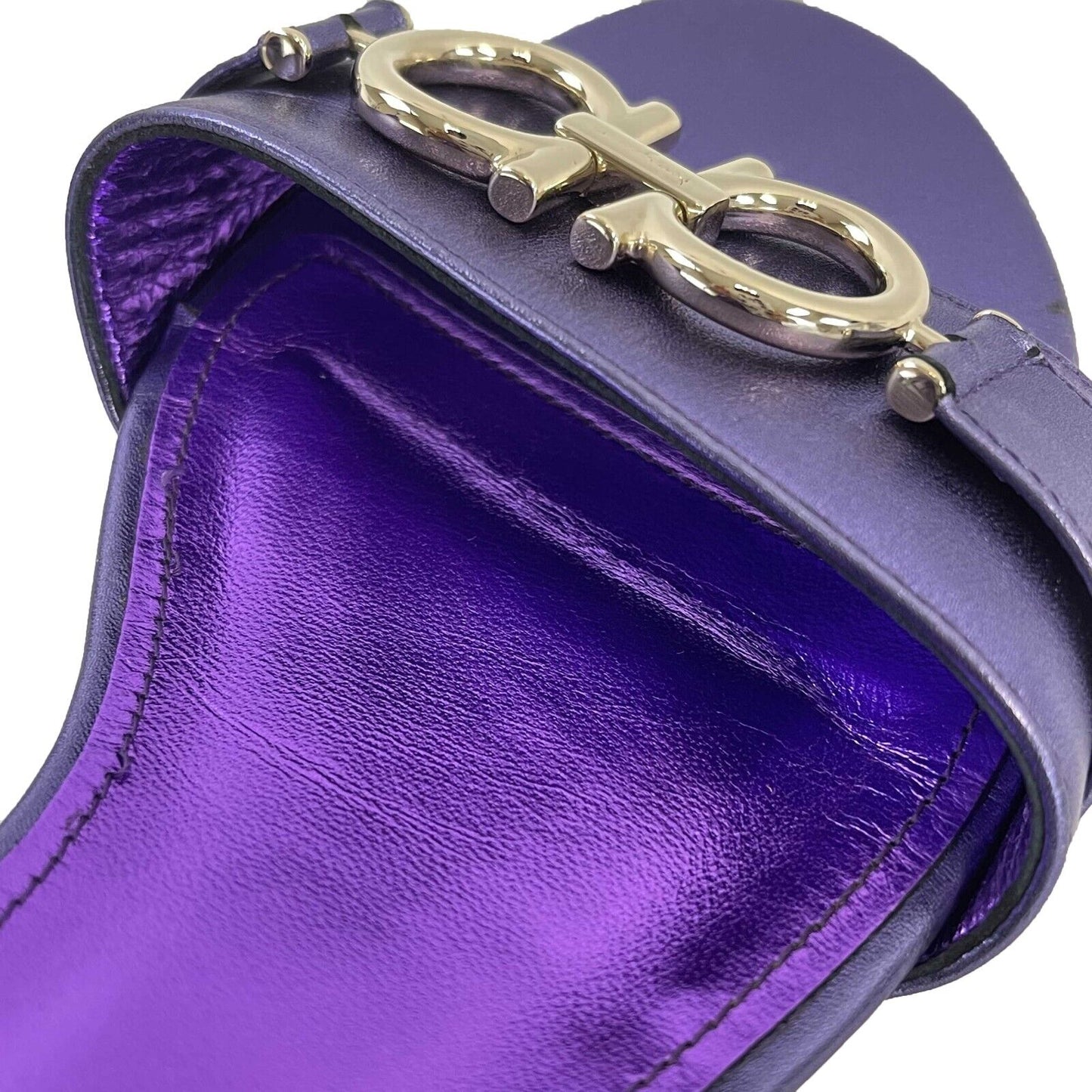 Salvatore Ferragamo - Como Gancini Metallic Purple Leather Sandals - Size 8