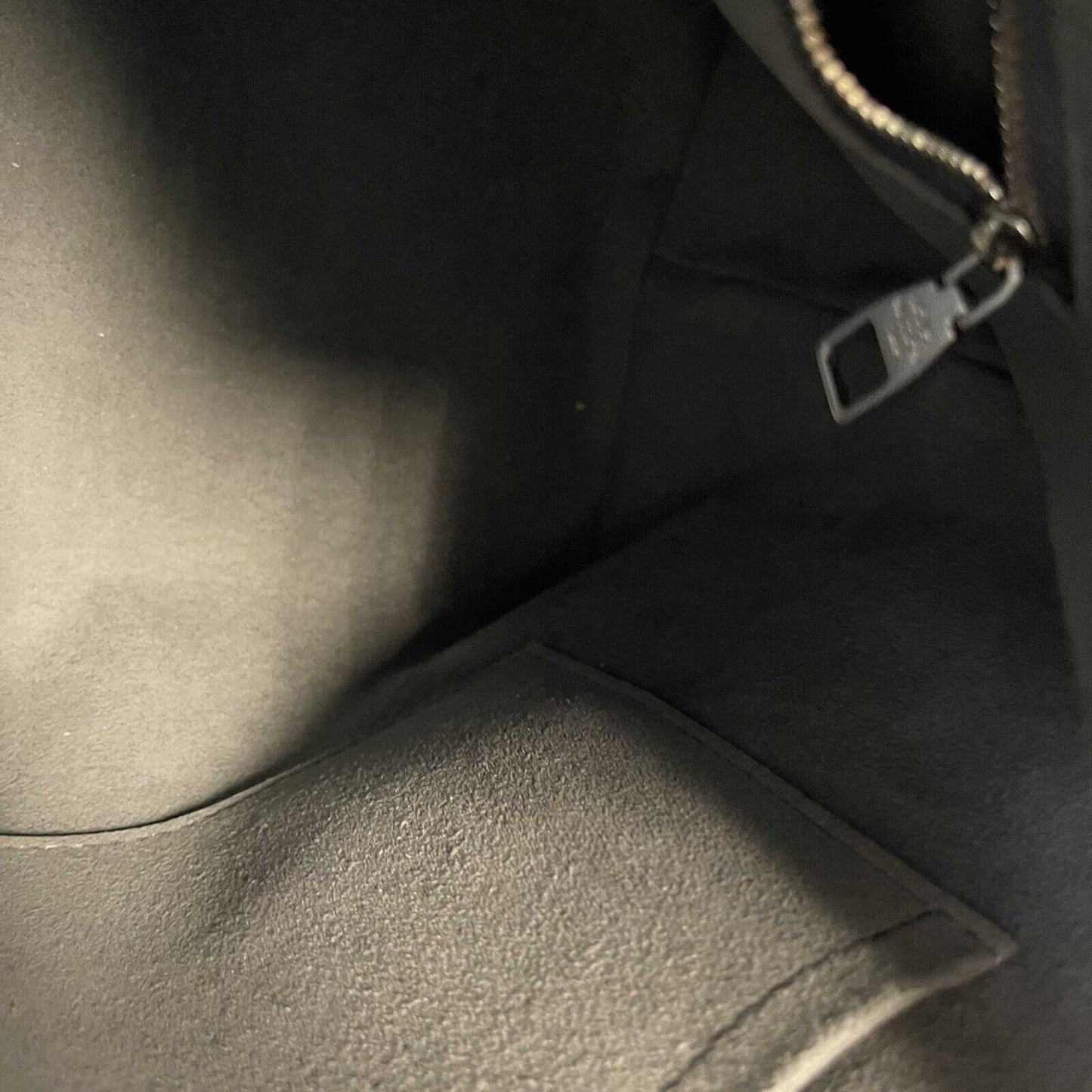 Louis Vuitton - Beaubourg Hobo MM - Black Monogram Leather Top Handle w/ Strap