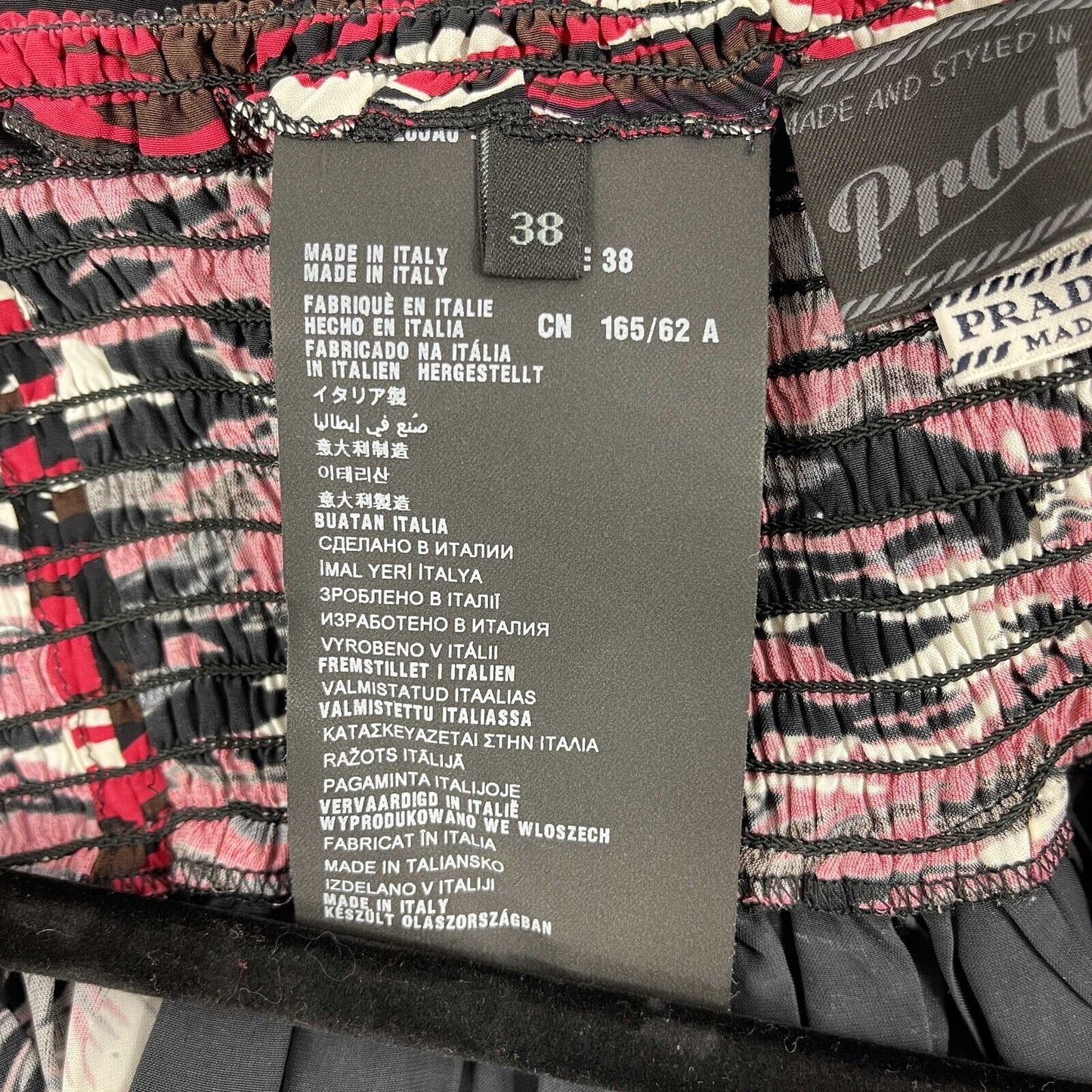 PRADA - Tropical Island Print Black Midi Printed Skirt - 38 US 2