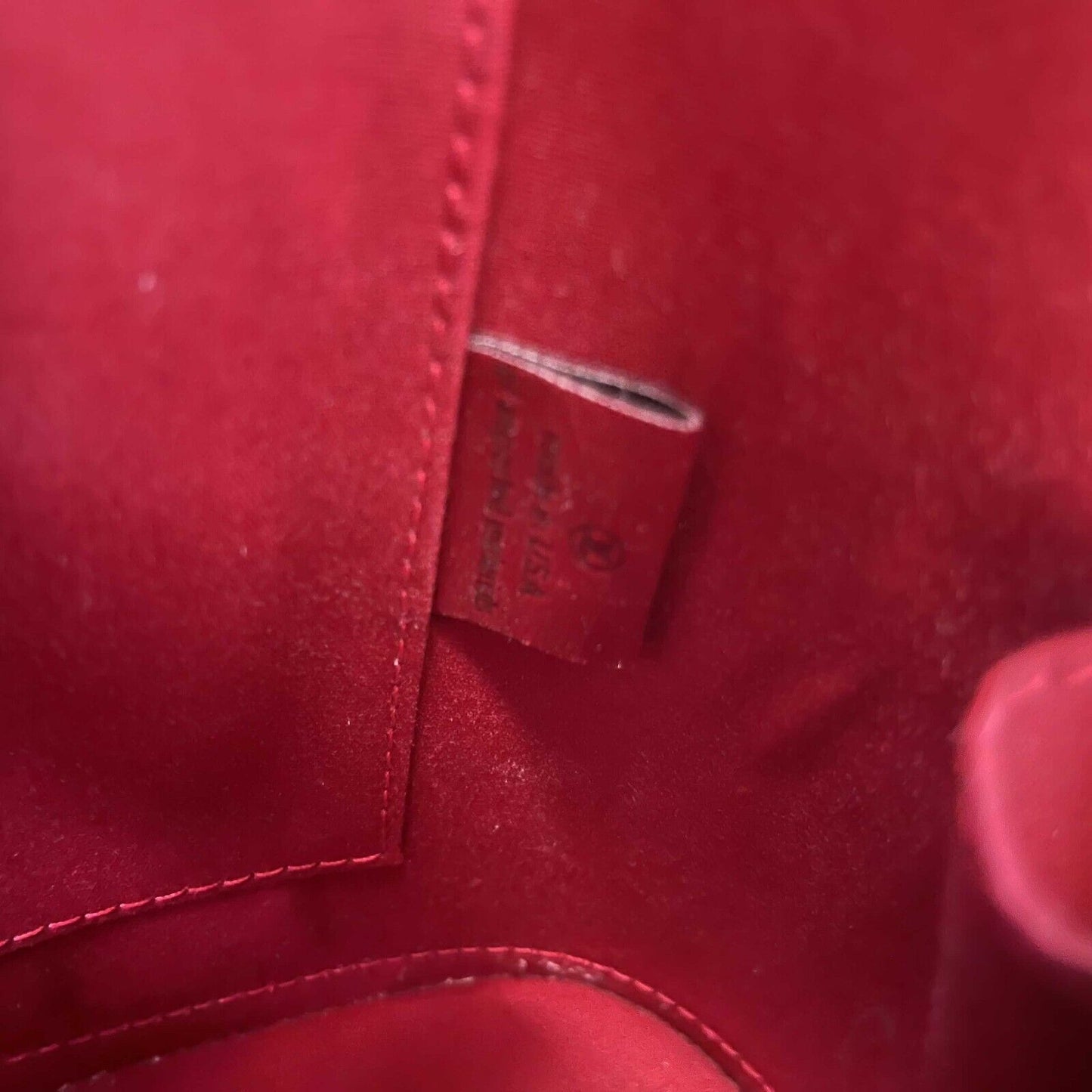 Louis Vuitton - Excellent - Alma PM in Red Patent Leather - Top Handle Handbag