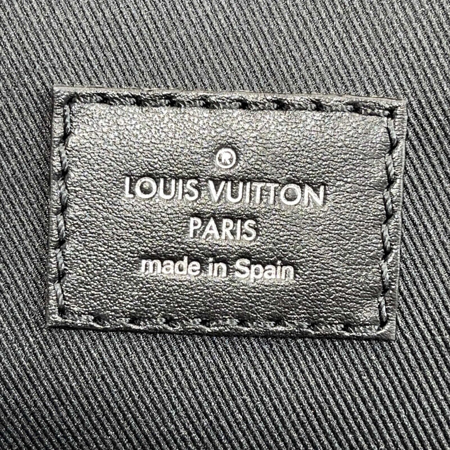 Louis Vuitton - Excellent - Campus Backpack - Gray Damier Graphite 3D Canvas