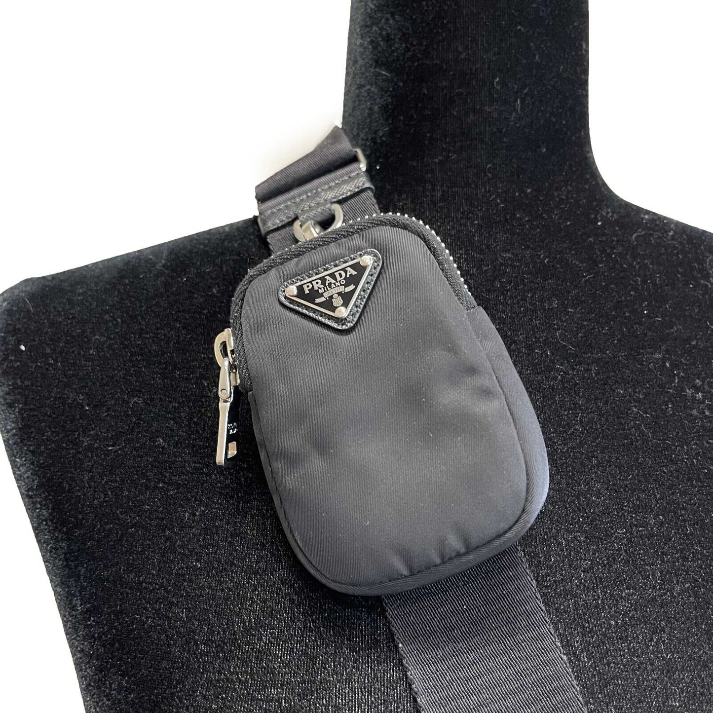 Prada Re-Edition 2005 Shoulder Bag Tessuto Small Black