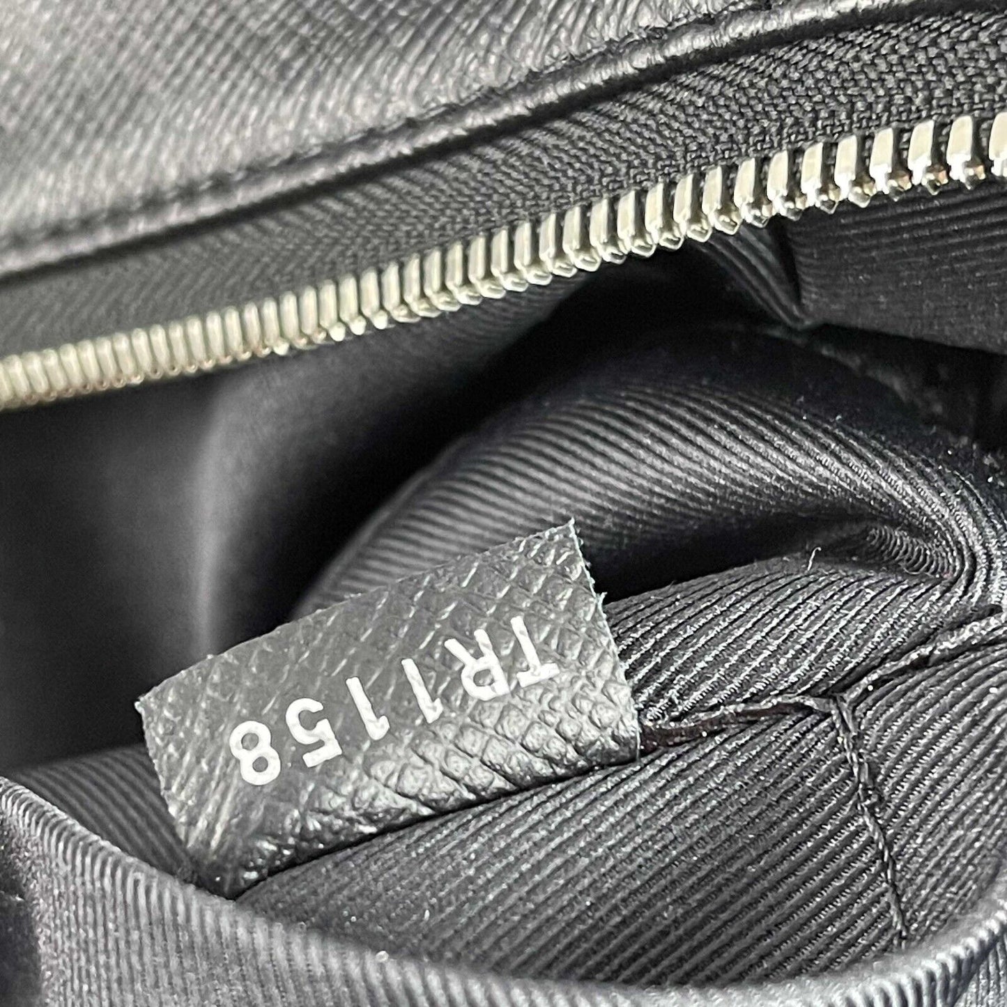 Louis Vuitton Excellent Discovery Backpack Taiga Leather PM Black Handbag