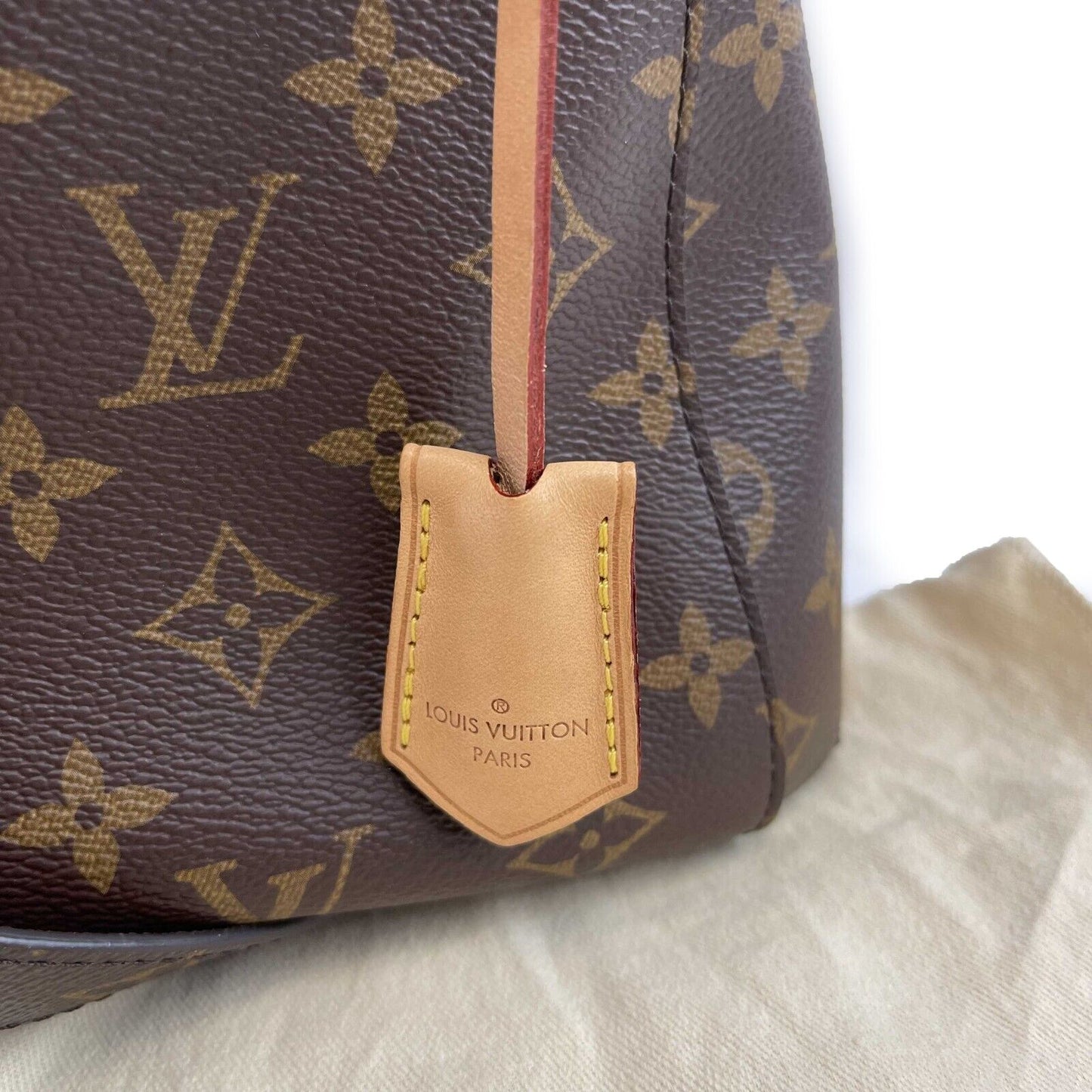 Louis Vuitton Excellent Montaigne Monogram Canvas MM Brown Handbag