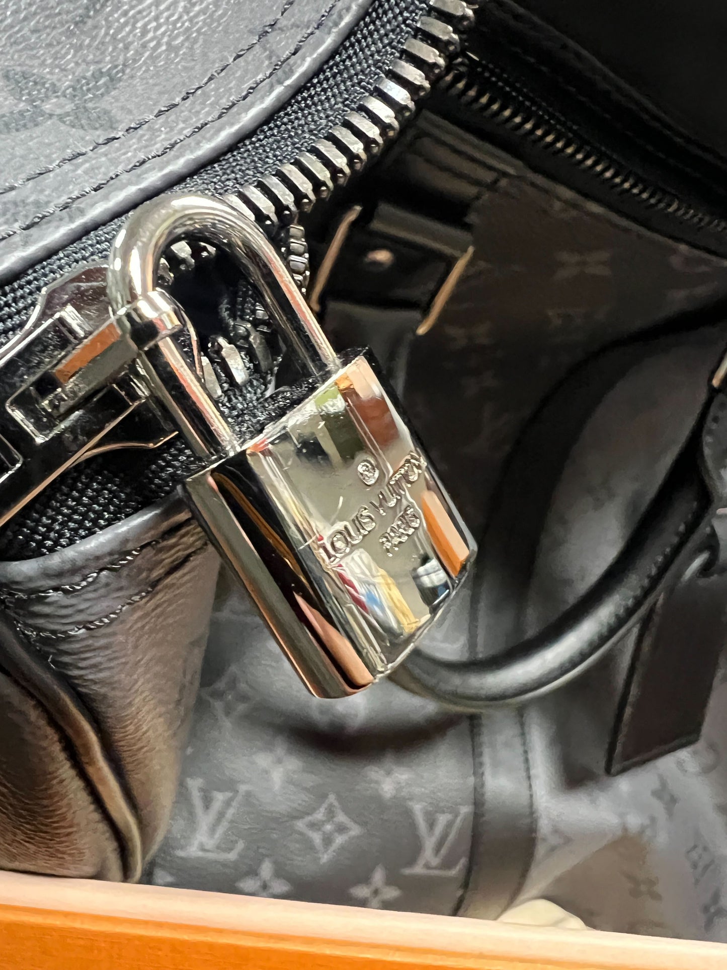 Louis Vuitton Keepall Bandoulière 50 Reverse Monogram Eclipse Black Handbag