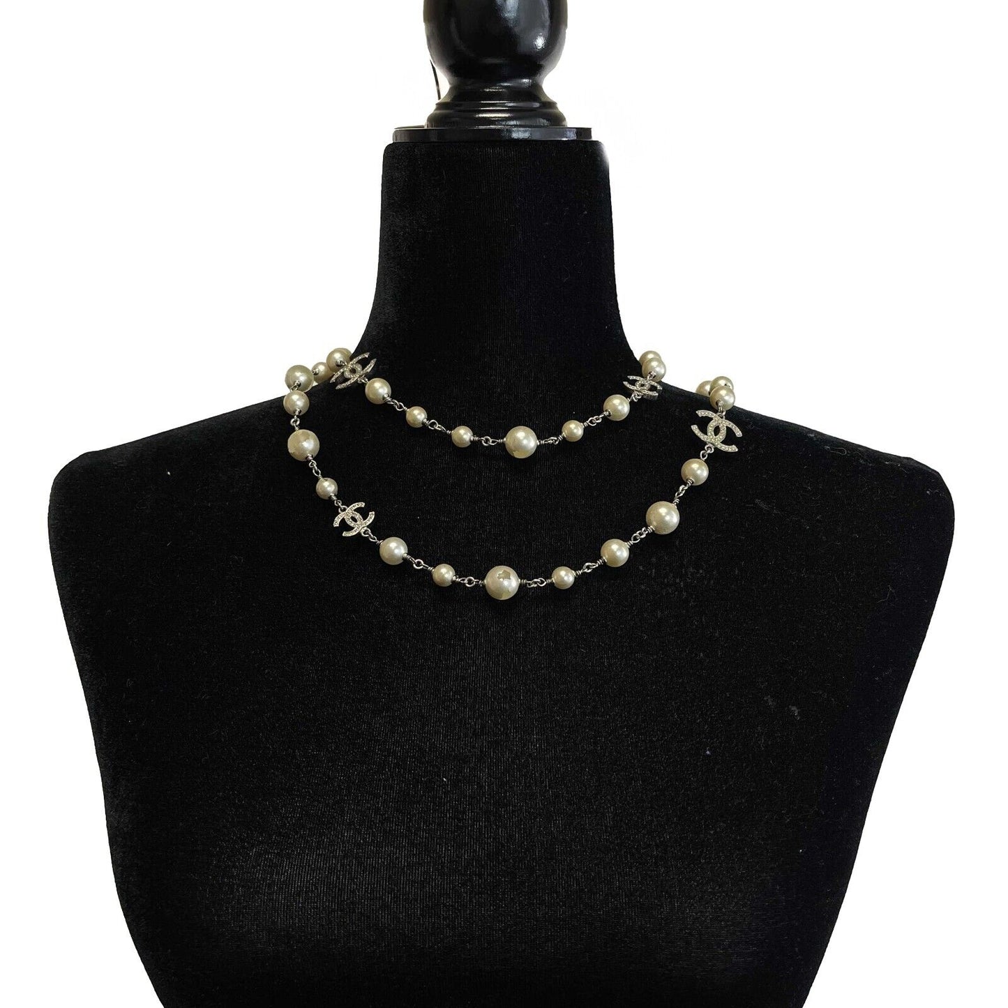 CHANEL 09A Long Pearl CC Necklace