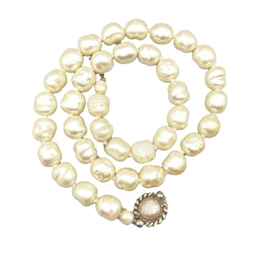 CHANEL - Vintage 1981 Pearl Single Strand Necklace - Creme / Gold - Broken Clasp