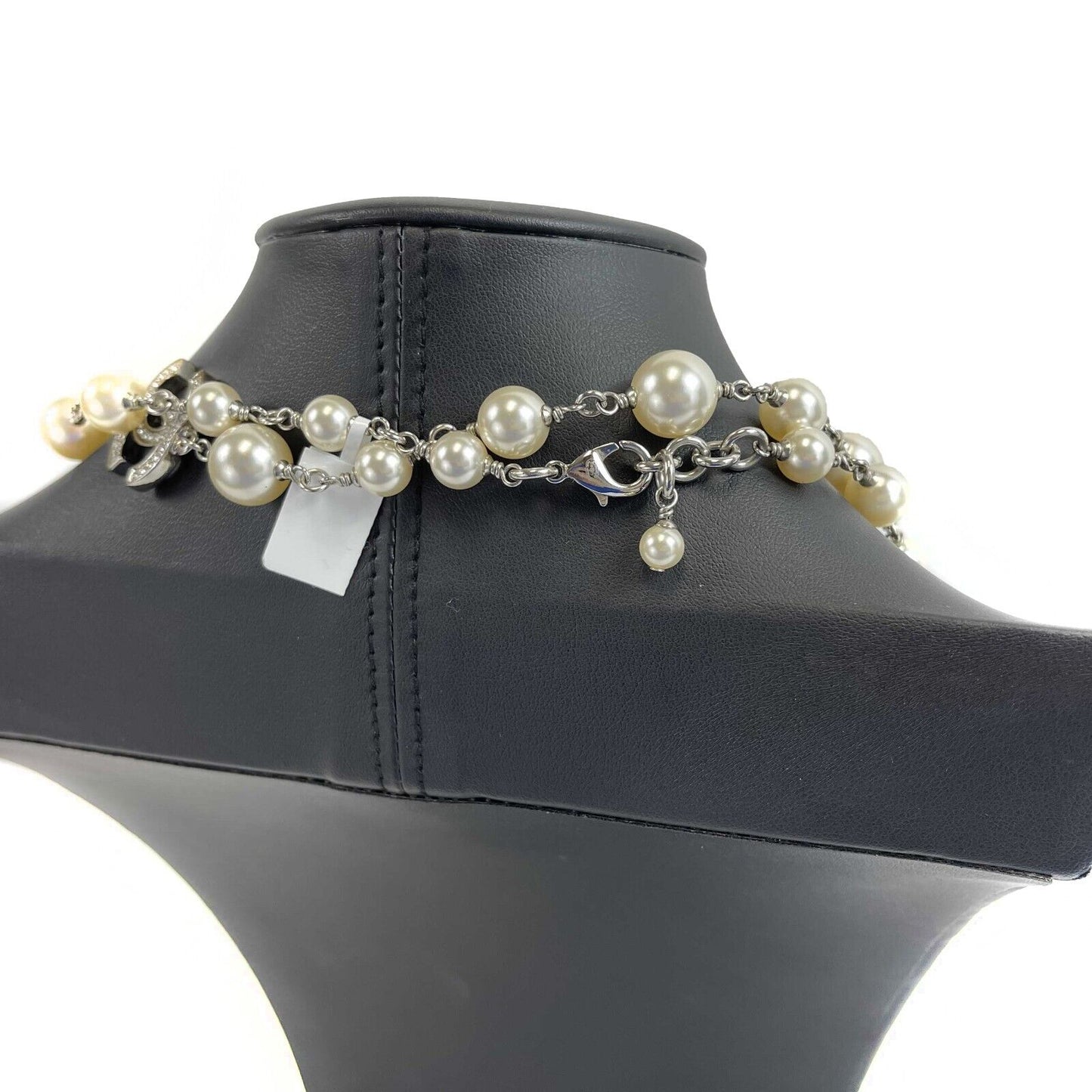 CHANEL - Excellent - A18 V Chanel Pearl Long Necklace - Silver / White FULL KIT