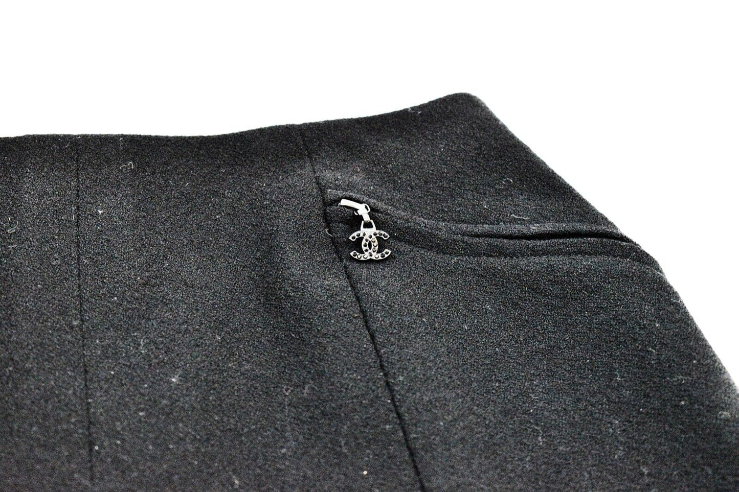 Chanel - Pearl Button Skirt Suit - Black Blazer Set - CC Zip - 4 - 36 - 2002 02A